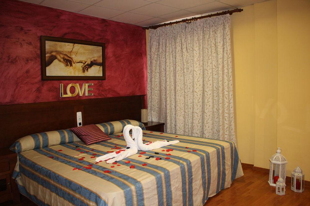 Hotel La Curva Альболоте Экстерьер фото
